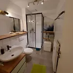 Ruhiges & Zentrales Loft In لاروش